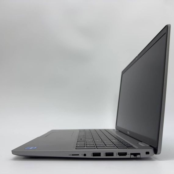 Ультрабук Dell Precision 3560 / 15.6" (1920x1080) IPS / Intel Core i5-1135G7 (4 (8) ядра по 4.2 GHz) / 16 GB DDR4 / 256 GB SSD / Intel Iris Xe Graphics / WebCam б/у | Зображення 4