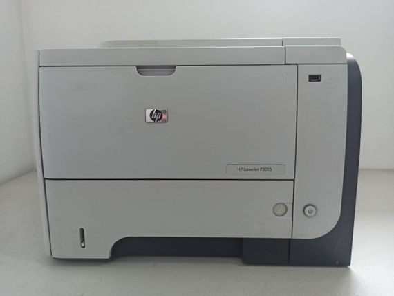 Принтер HP LaserJet P3015 / Лазерная монохромная печать / 1200x1200 dpi / A4 / 40 стр/мин / USB 2.0, Ethernet / Дуплекс / Кабели в комплекте б/у | Зображення 1