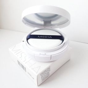 Зволожуючий тональний крем-кушон Missha Cushion Moist Up SPF50+/PA+++ №23
