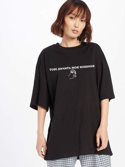 Жіноча футболка з мерчем