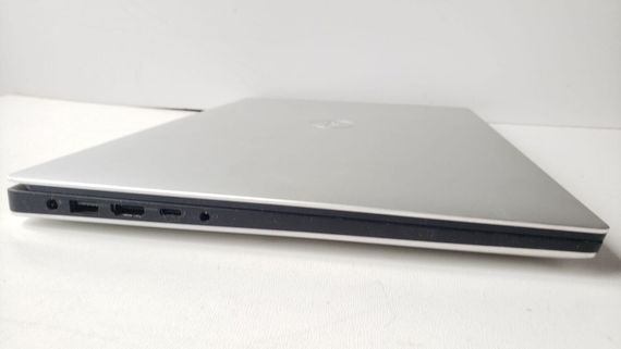 Мобильная рабочая станция Dell Precision 5540 / 15.6" (3840x2160) IPS Touch / Intel Core i7-9850H (6 (12) ядер по 2.6 - 4.6 GHz) / 16 GB DDR4 / 512 GB SSD / nVidia Quadro T1000, 4 GB GDDR5, 128-bit / WebCam б/у | Зображення 3