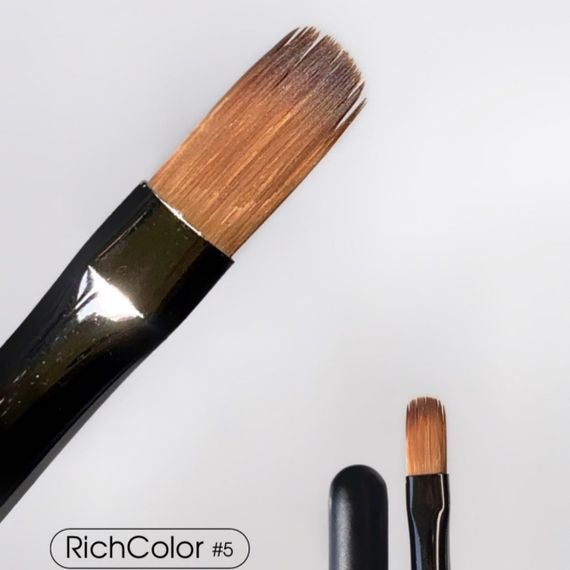 Овальний пензлик RichColor №5 (ворс 11мм) з дерев'яною ручкою