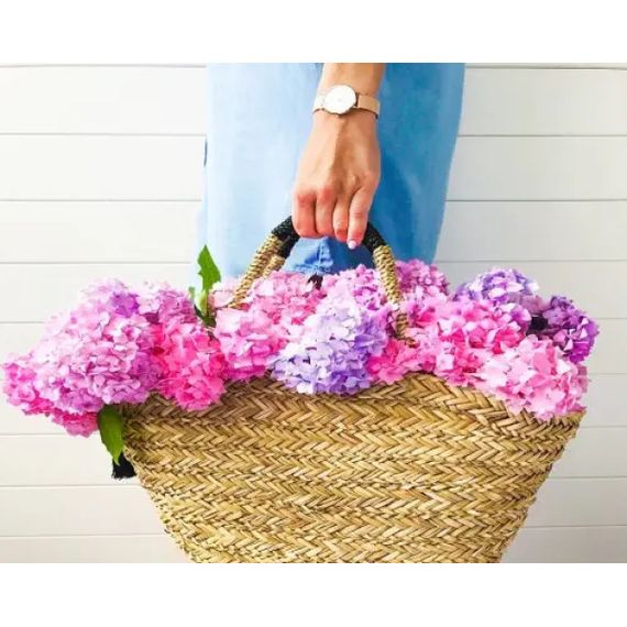 Алмазна мозаїка Дама з корзиною квітів 40х50 см ColorArt SP112