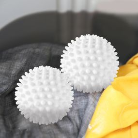 Мячики для стирки многоразовые. Шарики для стирки белья 2шт белые со специальными шипами для мягкого трения