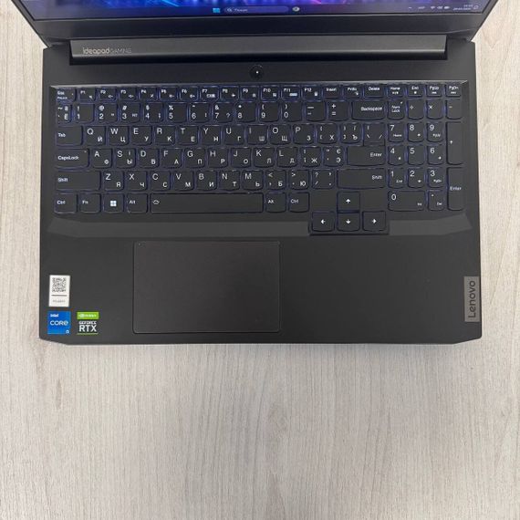 Игровой ноутбук Б-класс Lenovo IdeaPad Gaming 3 15IHU6 / 15.6" (1920x1080) IPS / Intel Core i5-11320H (4 (8) ядра по 2.5 - 4.5 GHz) / 8 GB DDR4 / 512 GB SSD / nVidia GeForce RTX 3050, 4 GB GDDR6, 128-bit / WebCam б/у | Зображення 2