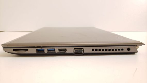 Ноутбук Б-клас Toshiba Tecra Z50-C / 15.6" (1920x1080) IPS / Intel Core i7-6600U (2 (4) ядра по 2.6 - 3.4 GHz) / 16 GB DDR4 / 512 GB SSD / nVidia GeForce GT 930M, 2 GB GDDR3, 64-bit / WebCam б/в | Зображення 4