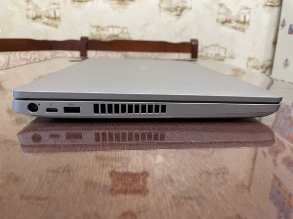 Мобільна робоча станція Dell Precision 3551 / 15,6" (1920x1080) IPS / Intel Core i7-10750H (6 (12) ядер по 2,6 - 5,0 ГГц) / 16 ГБ DDR4 / 256 ГБ SSD / nVidia Quadro P620, 4 ГБ GDDR5, 128-біт / WebCam б/в | Зображення 3