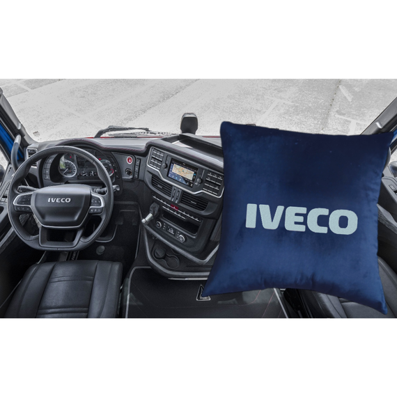 Авто Подушка c вышивкой логотипа марки Ивеко Iveco синий автомобилисту 03772