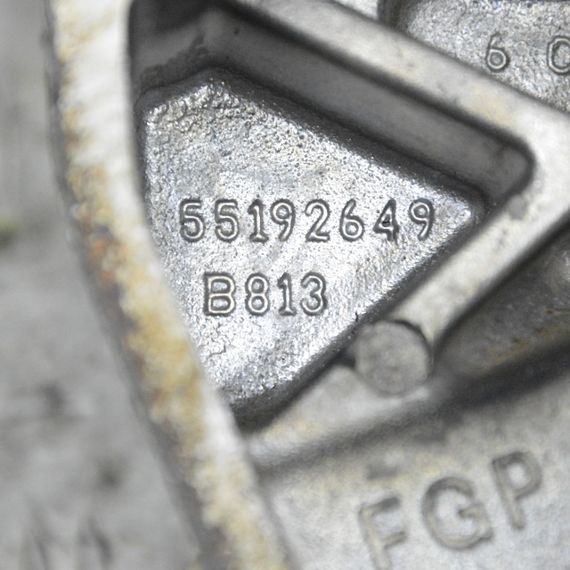 Кронштейн двигуна правий 1.9 CDTI Opel Vectra C Astra H 2004-2010 Кріплення мотора праве Опель 55192649 | Зображення 2