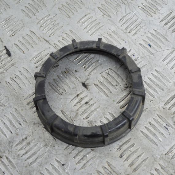 Гайка паливного бака 1.9 TDI Volkswagen Transporter 5 2003-2015 Кришка лючка бензобака Фольксваген 321201375A