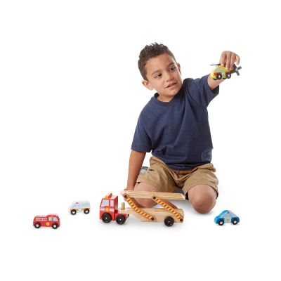 Ігровий набір Melissa&amp;Doug Дерев&apos;яний аварійний перевізник-трейлер (MD14610) | Зображення 3