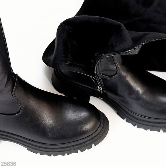 Модные черные ботфорты стрейч еврозима на тракторной подошве | Зображення 7