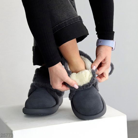 Удобные теплые замшевые зимние серые ботинки на липучке | Зображення 4