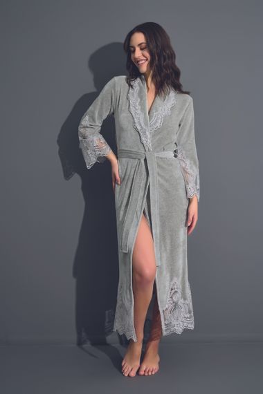 Женский халат Nusa 0383 длинный, велюровый с кружевом, серый M | Зображення 2