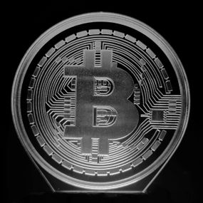 Акриловый светильник-ночник Биткоин белый tty-n001126