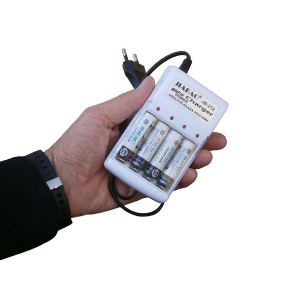 Зарядний пристрій для акумуляторів АА та ААА + 4 акумулятори ААА (1,2В, 600мАч), Jiabao JB-212 / Зарядка для акумуляторниїх | Зображення 1
