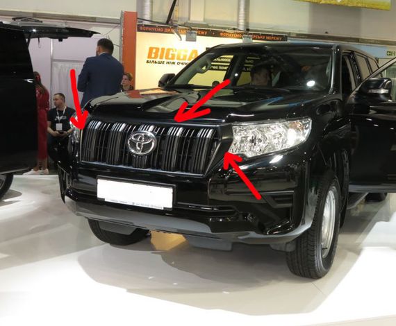 Решетка 2017-2023 черная Оригинал (с короткими косичками) для Toyota Land Cruiser Prado 150 | Зображення 3