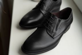 Шкіряні туфлі на шнурівці 44 розмір