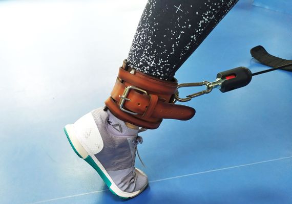 Манжета EasyFit F8 коричнева для тяги на тренажері (шкіра) (EF-LGSTR-F8-BR) | Зображення 5