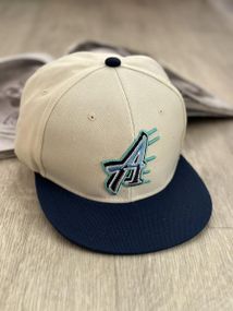 Кепка снепбек (Snapback) Authentic Бежевий з синім 56-61р (9056)