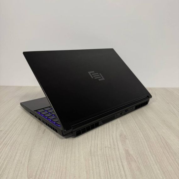 Ігровий ноутбук Б-класу Maingear Vector Pro 2 MG-VCP2-15I3070T / 15,6" (2560x1440) IPS / Intel Core i9-12900H (14 (20) ядер по 3,8 - 5,0 ГГц) / 16 ГБ DDR5 / 512 ГБ SSD NVMe / nVidia GeForce RTX 3070 Ti, 8 ГБ GDDR6, 256-біт / WebCam б/в | Зображення 5