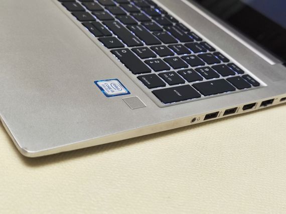 Ноутбук HP ProBook 450 G6 / 15.6" (1366x768) TN Touch / Intel Core i5-8265U (4 (8) ядра по 1.6 - 3.9 GHz) / 8 GB DDR4 / 256 GB SSD / Intel UHD Graphics 620 / WebCam б/у | Зображення 3