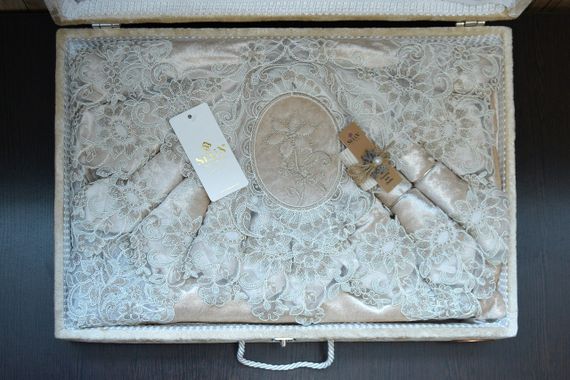 Подарочный набор для сервировки стола Selin Gamze Set 160×350 см в сундуке Бежевый | Зображення 2