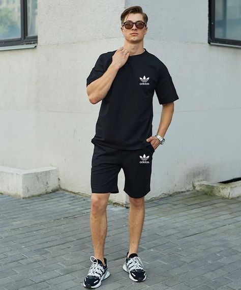 Мужской стильный летний костюм с футболкой и шортами, размер 46, цвет черный | Зображення 3