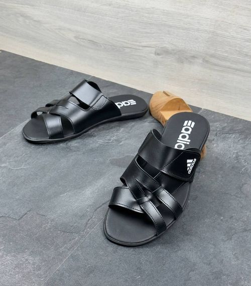 Шкіряні шльопанці Adidas колір чорний | Зображення 4
