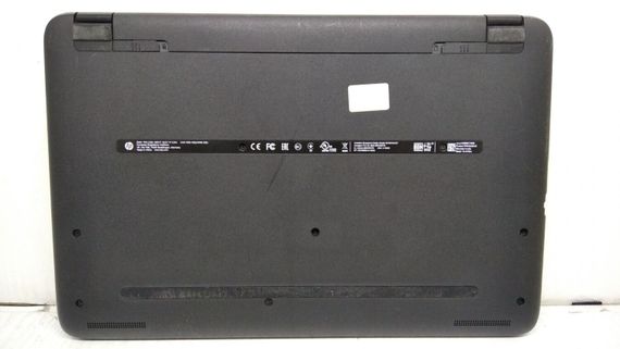Ноутбук Б-класс HP 15-af130ur / 15.6" (1366x768) TN / AMD E1-6015 (2 ядра по 1.4 GHz) / 4 GB DDR3 / 500 GB HDD / AMD Radeon R2 Graphics / WebCam / DVD-ROM б/у | Зображення 5