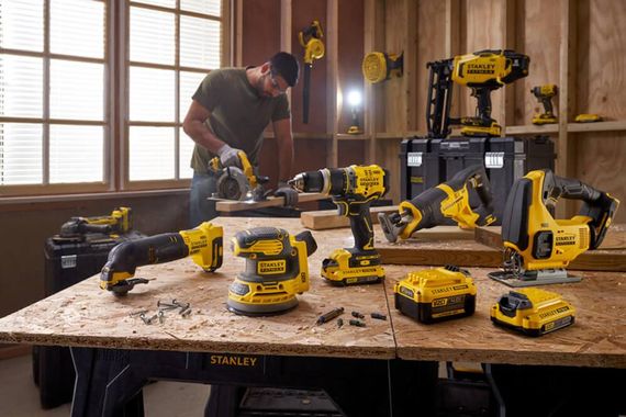 Полировальная машина аккумуляторная STANLEY FATMAX SFMCE100B | Зображення 4