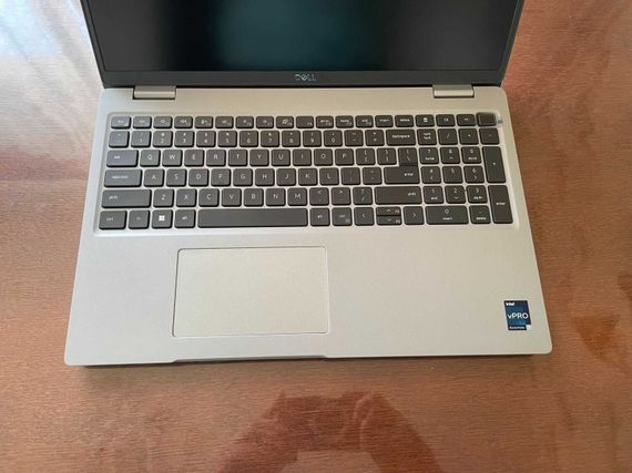 Мобильная рабочая станция Dell Precision 3571 / 15.6" (1920x1080) IPS / Intel Core i7-12800H (14 (20) ядер по 3.7 - 4.8 GHz) / 16 GB DDR5 / 512 GB SSD / nVidia RTX A1000, 4 GB GDDR6, 128-bit / WebCam б/у | Зображення 3