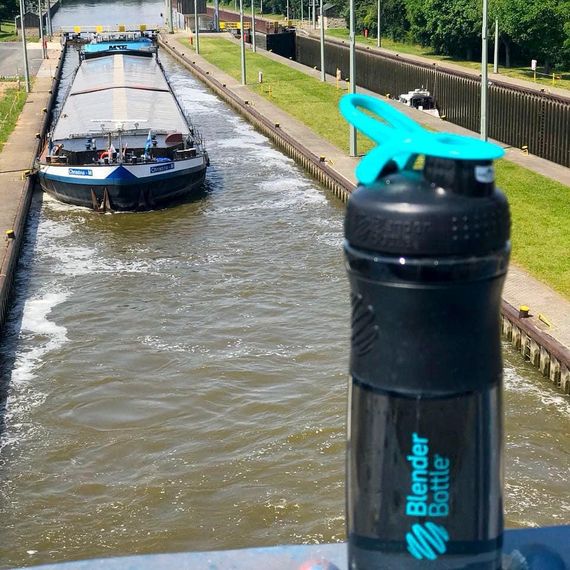 Шейкер спортивний (пляшка) BlenderBottle SportMixer 20oz/590ml Black/Teal (Original) | Зображення 4