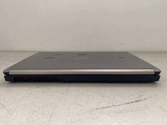 Мобільна робоча станція Б-клас Fujitsu Celsius H730 / 15.6" (1920x1080) TN / Intel Core i7-4900MQ (4 (8) ядра по 2.8 - 3.8 GHz) / 16 GB DDR3 / 128 GB SSD / nVidia Quadro K2100M, 2 GB GDDR5, 128-bit / WebCam б/в + Подарунок Зубна щітка Colgate | Зображення 5