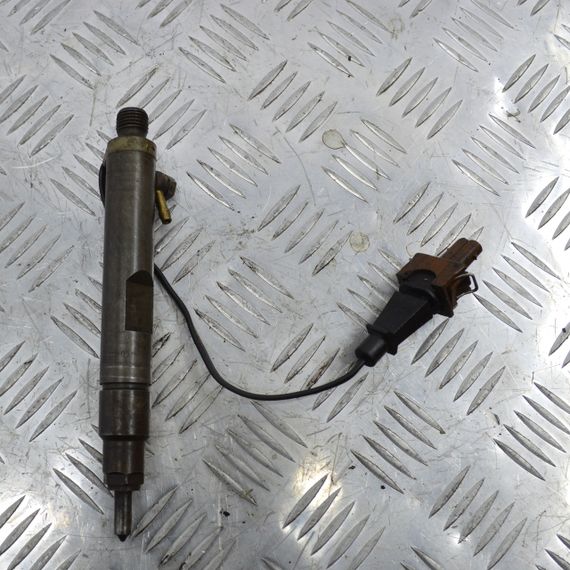 Форсунка керуюча 1.7 / 1.9 SDI Volkswagen Caddy II Polo Lupo Фольксваген Кадді Поло Лупо 028130202S | Зображення 1