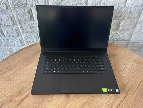 Ноутбук Razer Blade 15.6" FHD IPS 144Hz i7 8750H 8Gb SSD 256Gb RTX 2070 MaxQ  Б/В | Зображення 4