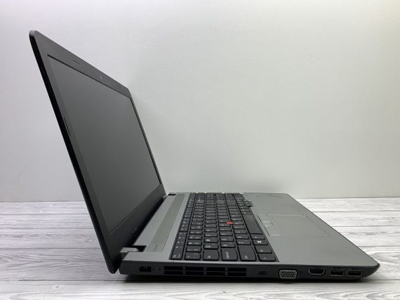 Ноутбук Б-клас Lenovo ThinkPad E570 / 15.6" (1920x1080) TN / Intel Core i5-7200U (2 (4) ядра по 2.5 - 3.1 GHz) / 8 GB DDR4 / 240 GB SSD / Intel HD Graphics 620 / WebCam б/в | Зображення 3