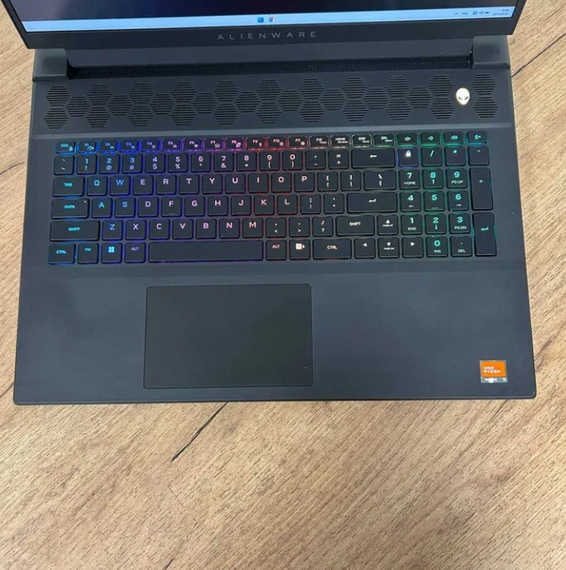 Ноутбук Dell Alienware m18 480Hz Ryzen 9 7945HX 32Gb SSD1Tb RX 7900M 16Gb Б/В | Зображення 5