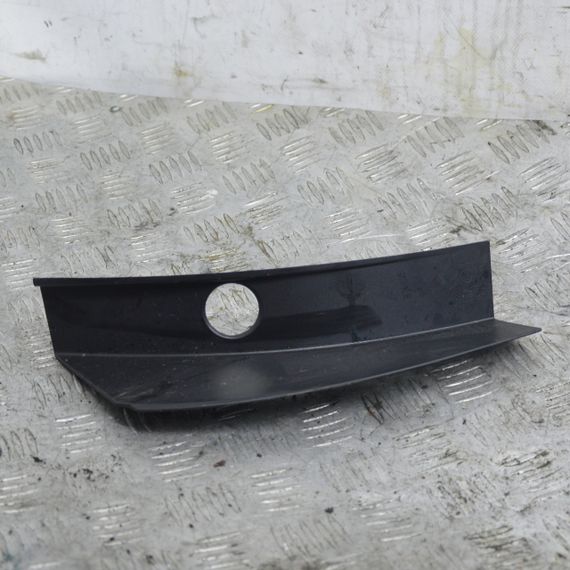 Накладка ліхтаря задня ліва Citroen C4 Picasso 2006-2013 Захист фари стоп задня ліва Сітроен 9684360977