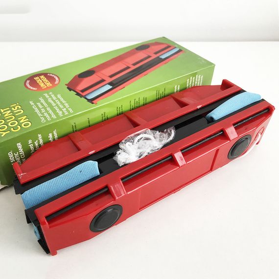 Щітка магнітна для миття скла з двох сторін RK-578 Glider Червона