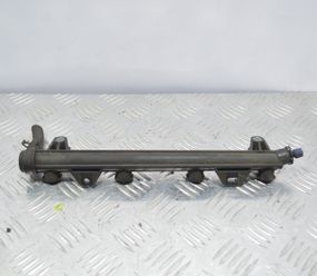 Паливна рейка VW Volkswagen Polo 1.4 16V 2002-2009 паливна рампа Фольксваген Поло 036133320