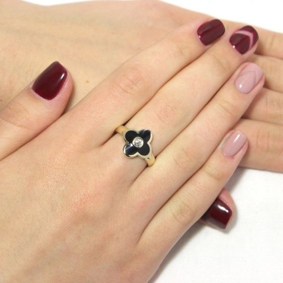 Кольцо из желтого золота с эмалью и фианитами 18.5 | Зображення 1