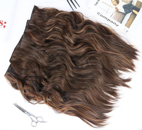 Накладные пряди на невидимой ленте клипсах 50см каштановые, волосы коричневые с карамельным мелированием | Зображення 5