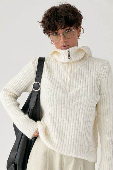 Тепла кофта в рубчик із блискавкою на комірі - молочний цвет, ONE SIZE (є розміри) | Зображення 4