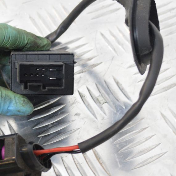 Блок керування паливним насосом Seat Ibiza Leon Toledo 2005-2015 Модуль паливного насоса Сеат 1K0906093E | Зображення 1