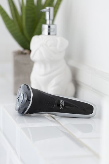 Електробритва Adler AD 2928 роторна акумуляторна з тримером USB для сухого та вологого гоління | Зображення 4