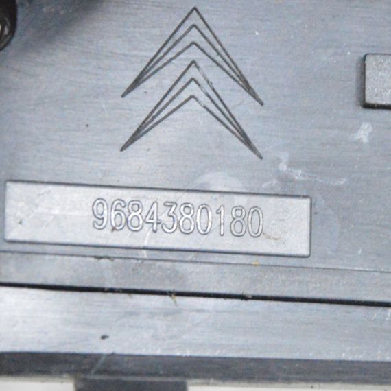 Накладка багажника ліва Citroen C4 Picasso 2006-2013 Захист багажника лівий Сітроен ц4 Пікассо 9684380180 | Зображення 3