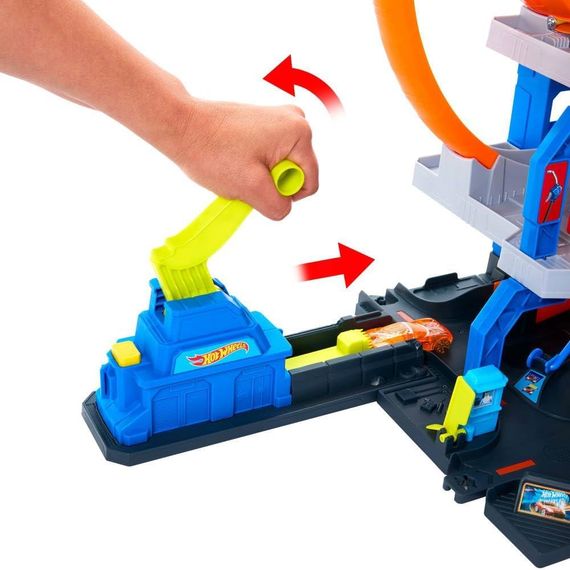 Игровой набор Гараж с мега петлей Hot Wheels City Mega Loop Garage | Зображення 2