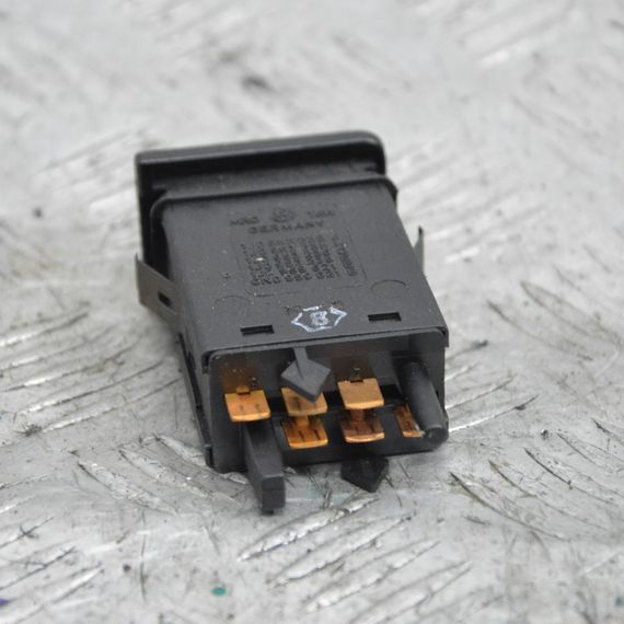 Кнопка обігріву заднього скла Volkswagen Golf IV 1997-2005 Кнопка обігріву скла Фольксваген 1J0953235J | Зображення 1