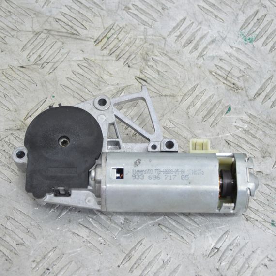Двигун електролюка BMW 5 E60 E61 2003-2010 Мотор приводу люка БМВ 5 е60 93369671705 | Зображення 1